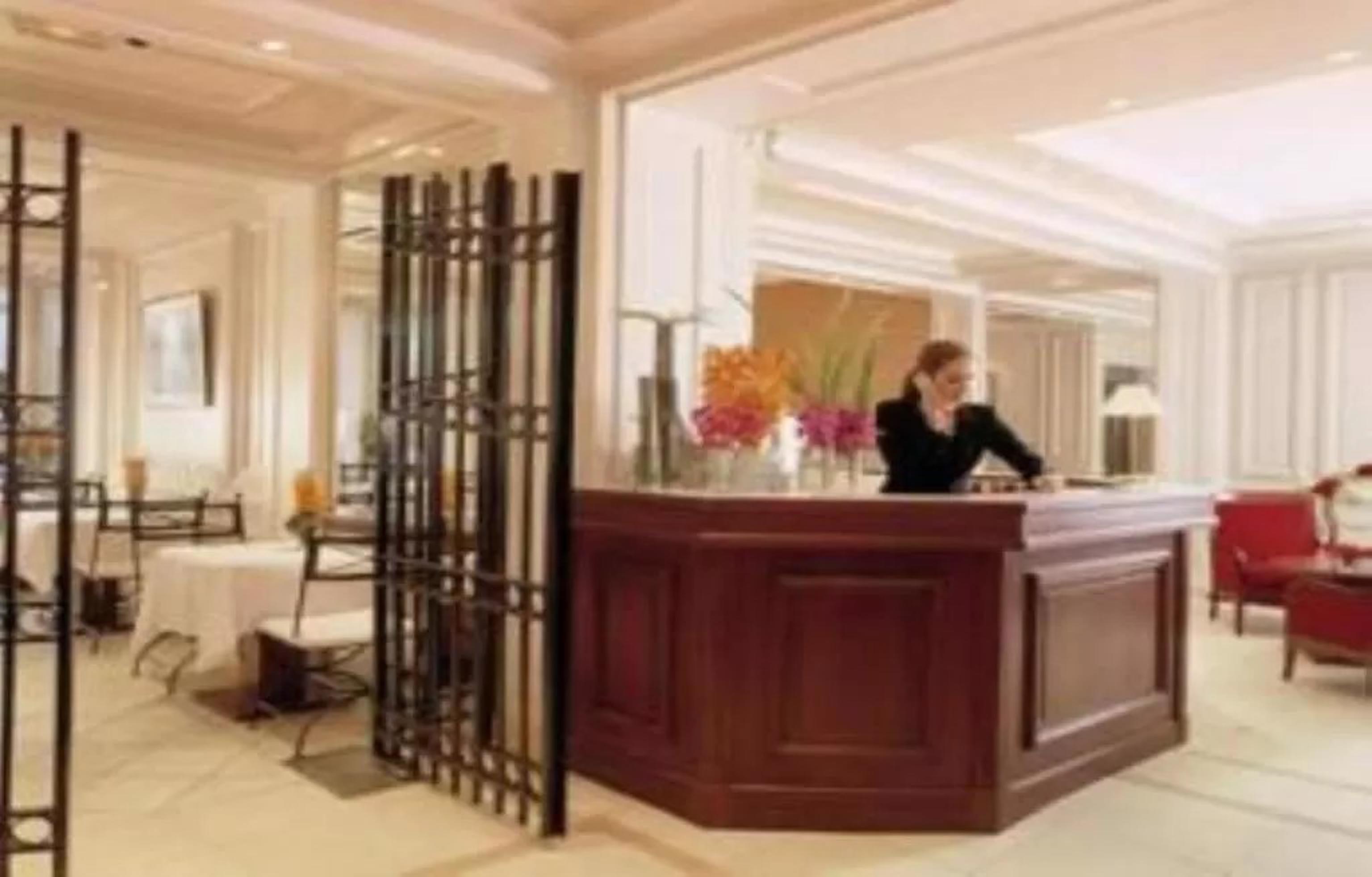 Hotel Suites Unic Renoir Saint-Germain Париж Екстериор снимка